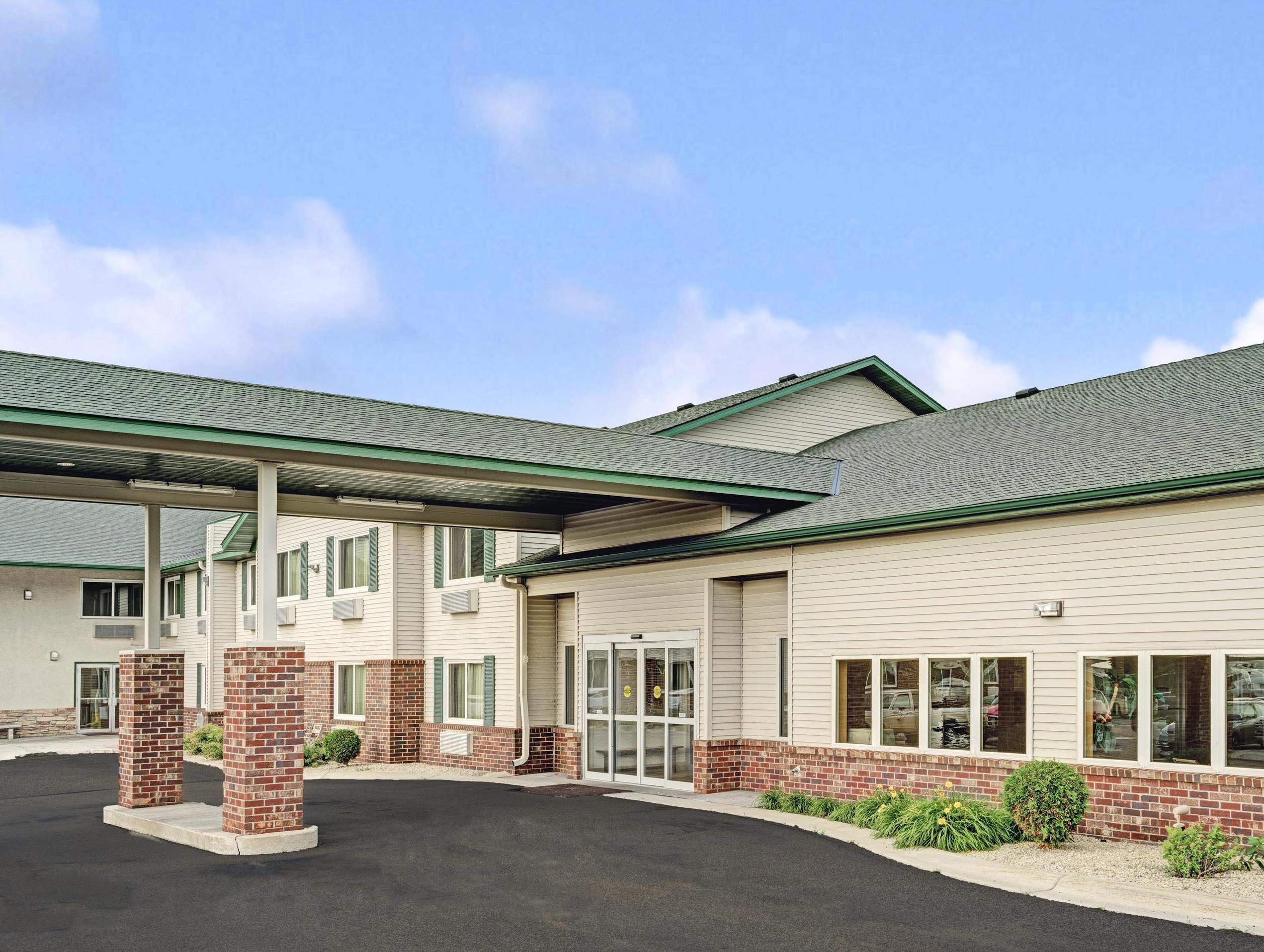 Super 8 By Wyndham Rogers Minnesota Bagian luar foto